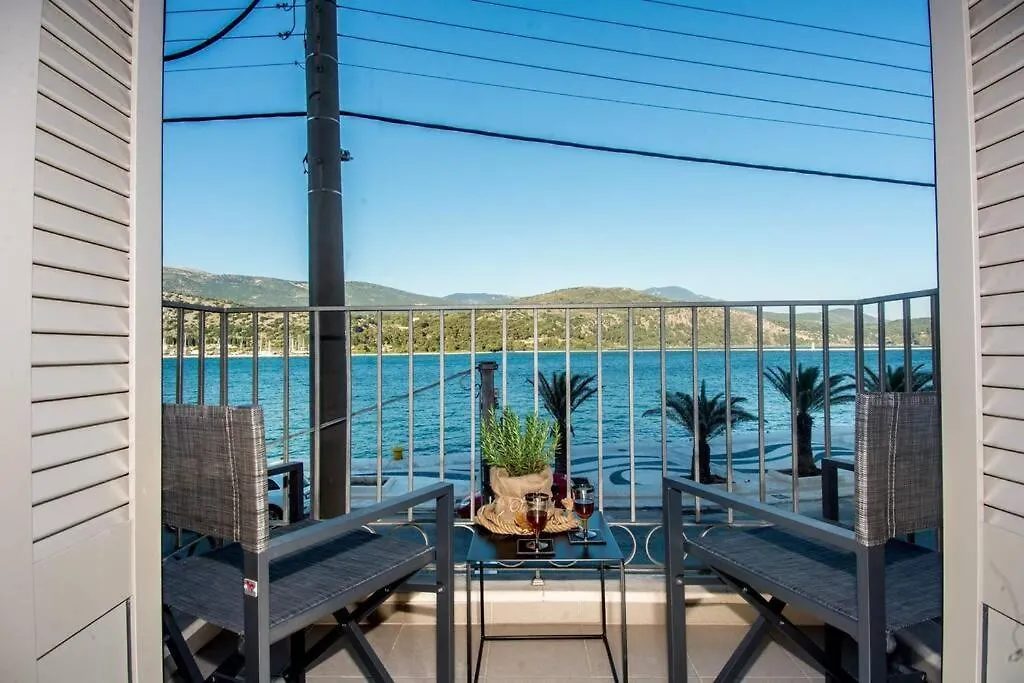 Apartment A & B Minimal Suite With Sea View In Argostoli