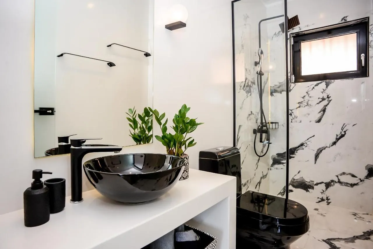 Apartment A & B Minimal Suite With Sea View In Argostoli